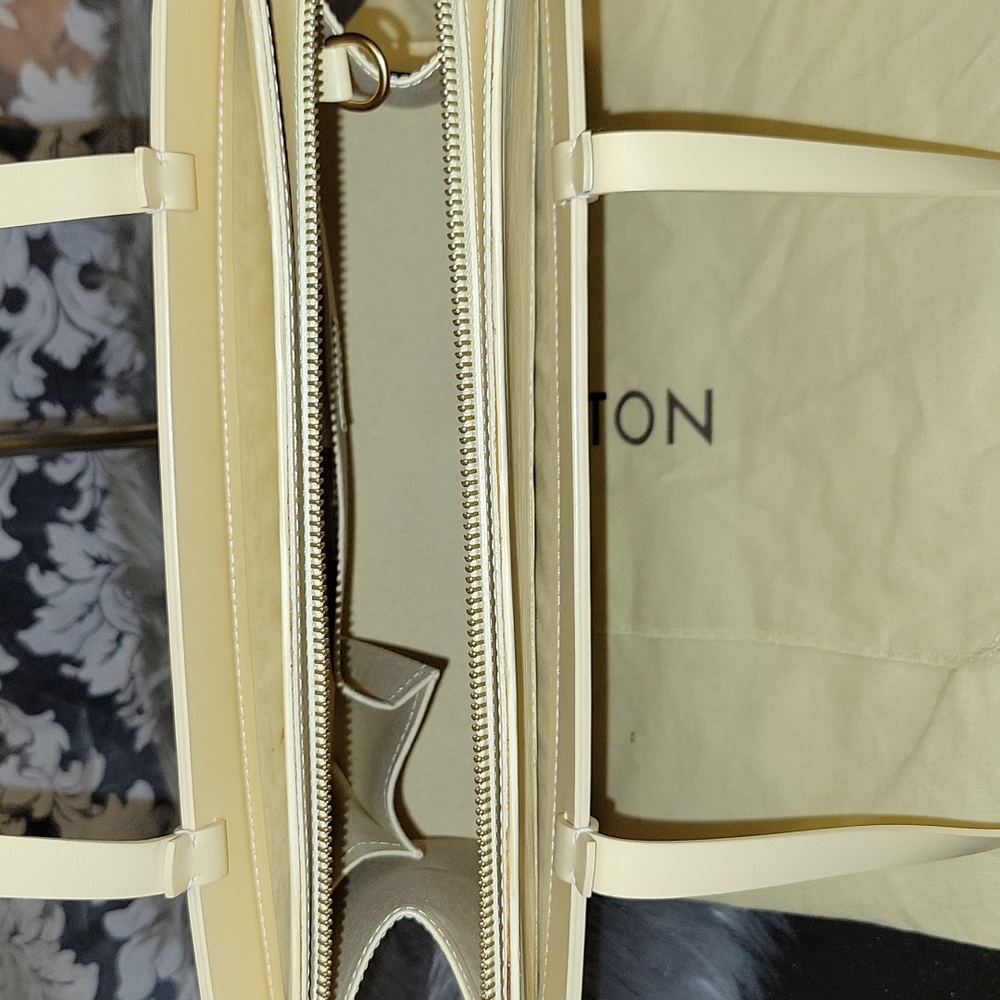 LV Epi Yellow handbag - Picture 6 of 17
